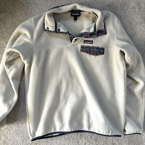 Cream Patagonia fleece pullover, size Large, excellent condition